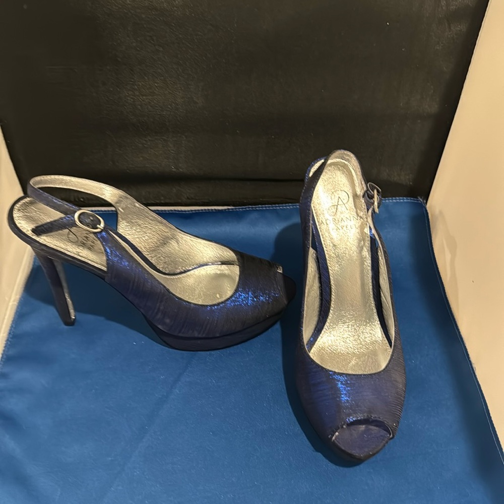 Adrianna‎  Papell heels size 8